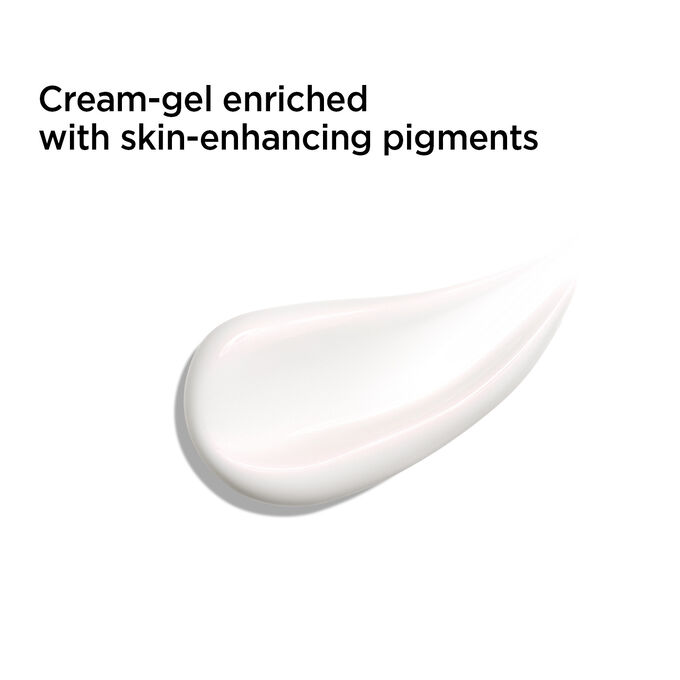 Total Eye Revive with cream gel texture