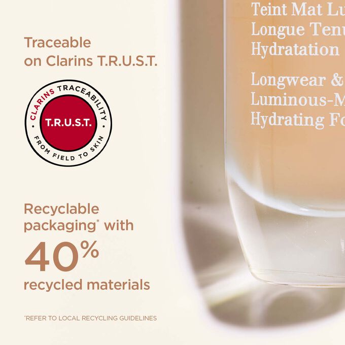 Close-up of the product, highlighting that the  packaging of Skin Illusion Full Coverage is made with 40% recycled materials and is traceable on Clarins T.R.U.S.T