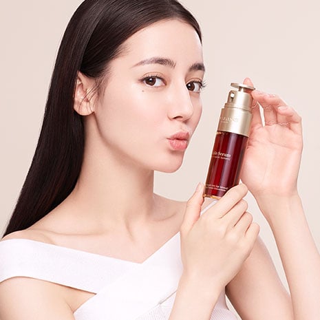 Double Serum for visibly smoother skin in 7 days 