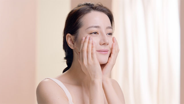 How to apply Double Serum Duo - Clarins Malaysia