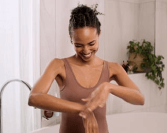 How to apply a body exfoliator?